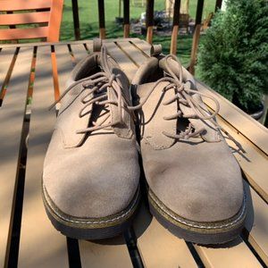 Dr. Scholl's tan suede shoes (9M)